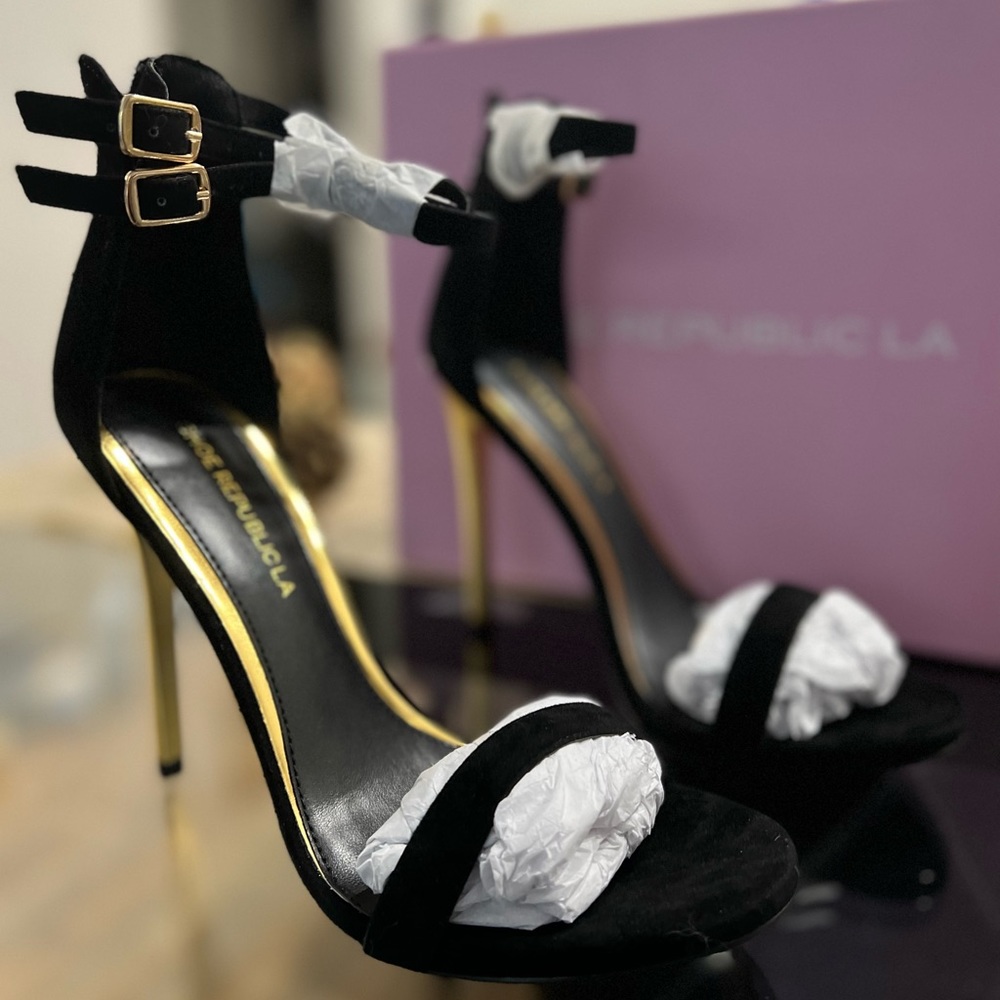 New Black And Gold Shoe Republic LA 7.5 women